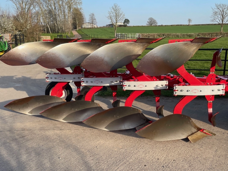 Ovlac 4 furrow Auto reset plough