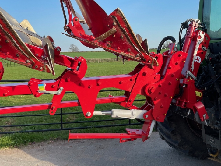 Ovlac 4 furrow Auto reset plough