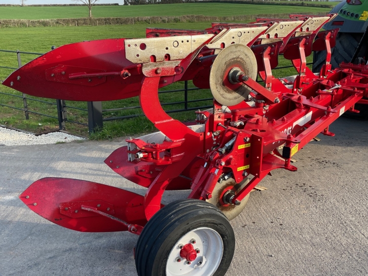 Ovlac 4 furrow Auto reset plough
