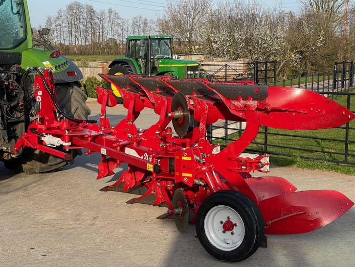 Ovlac 4 furrow Auto reset plough