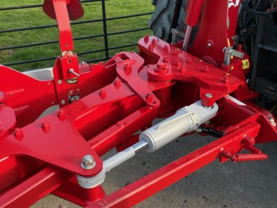 Ovlac 4 furrow Auto reset plough