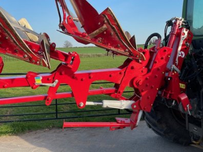 Ovlac 4 furrow Auto reset plough