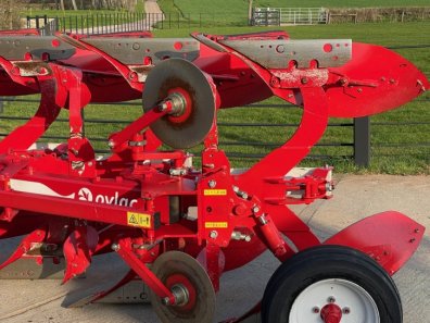 Ovlac 4 furrow Auto reset plough