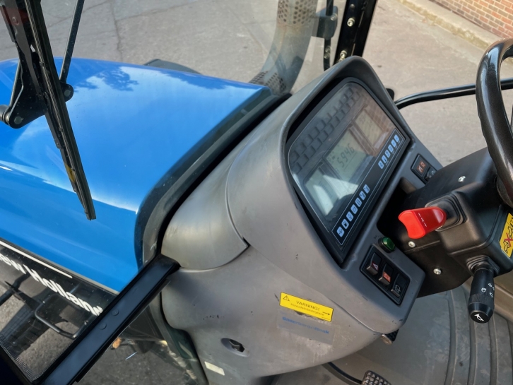 New Holland TM190
