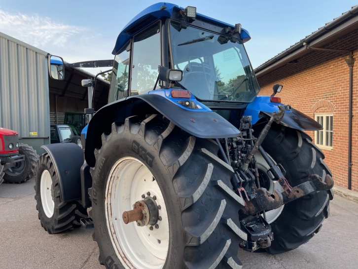 New Holland TM190