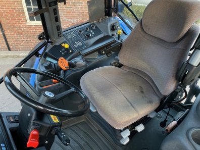 New Holland TM190
