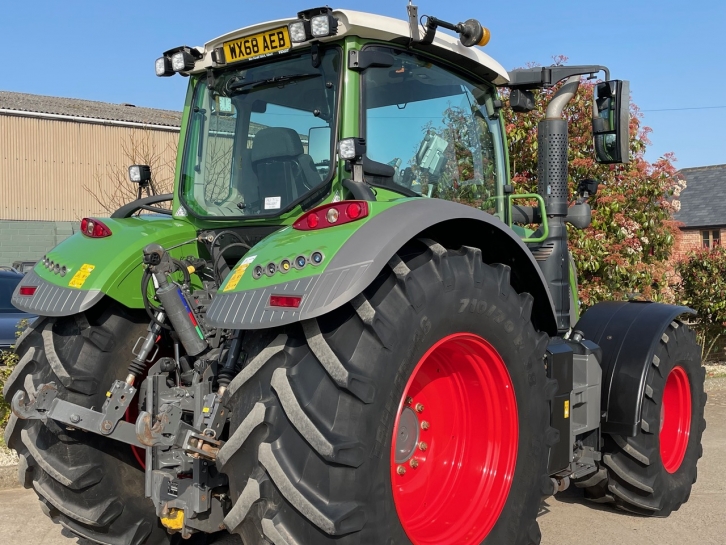 Fendt 724 Profi-Plus