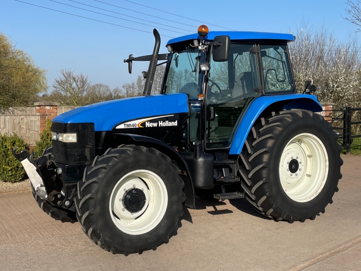 New Holland TM140