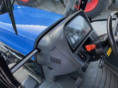 New Holland TM140