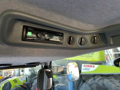 New Holland TM140