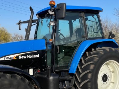 New Holland TM140