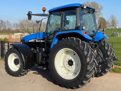 New Holland TM140