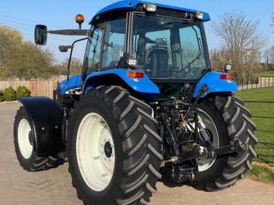 New Holland TM140