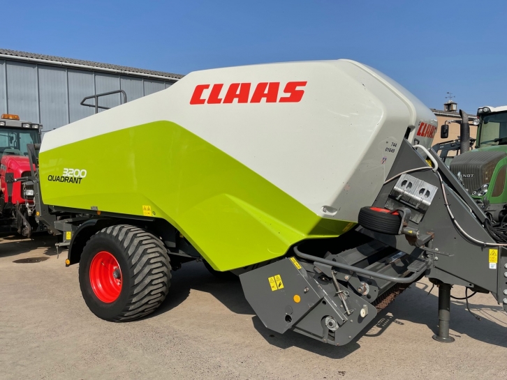 Claas Quadrant 3200 Rotofeed big baler