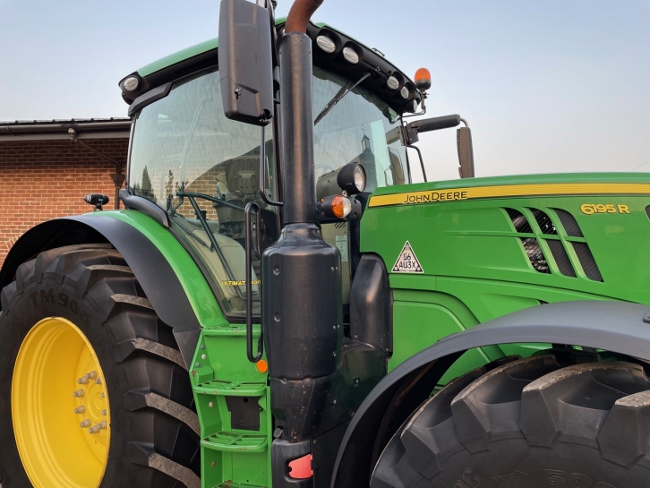John Deere 6195R Ultimate Edition