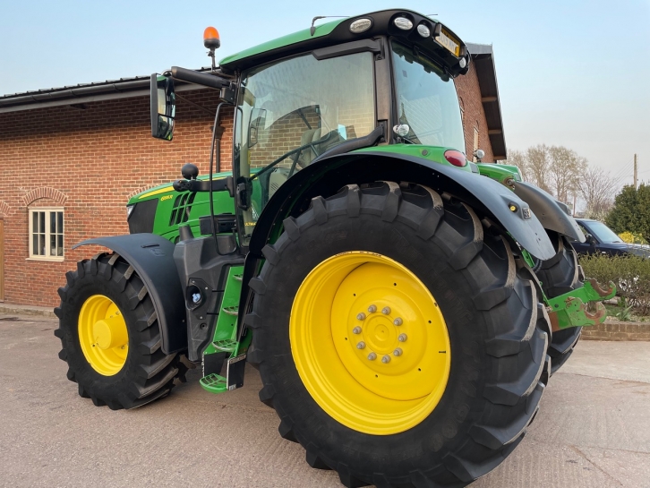 John Deere 6195R Ultimate Edition