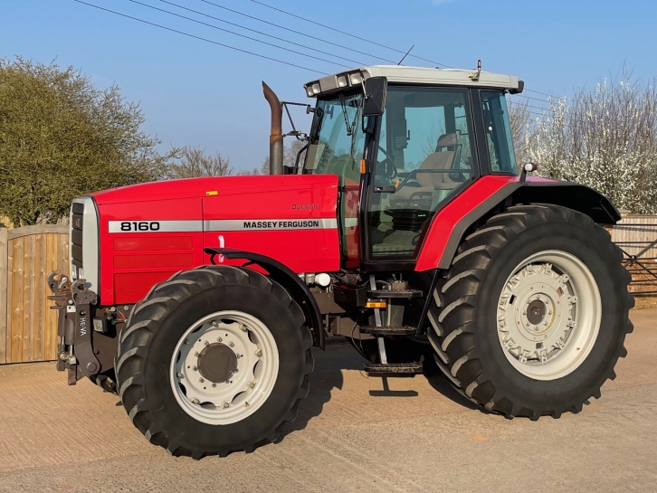 Massey Ferguson 8160