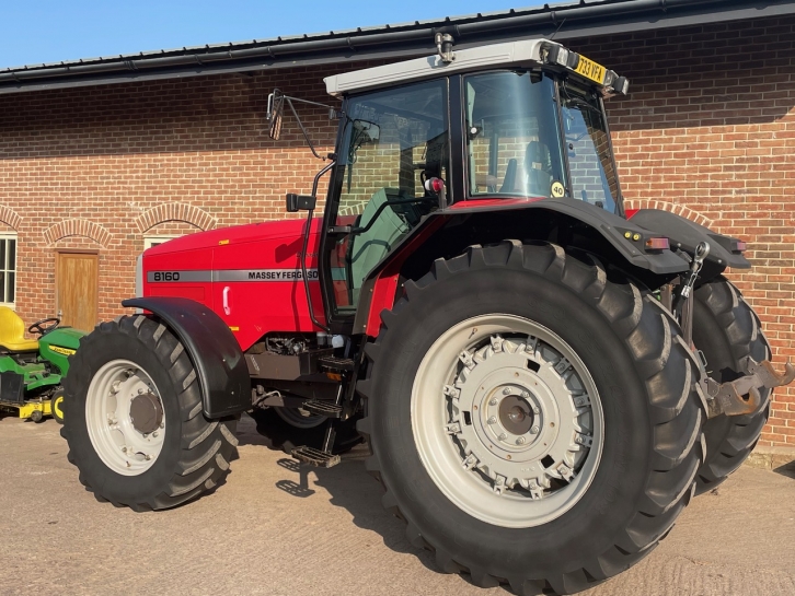 Massey Ferguson 8160
