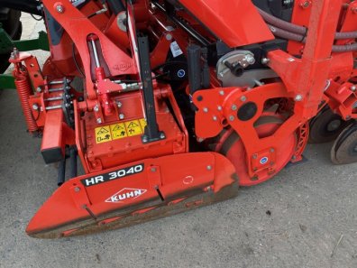 Kuhn HR 3040 power harrow   Venta 3030 air drill