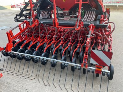 Kuhn HR 3040 power harrow   Venta 3030 air drill