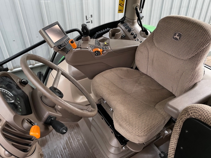 John Deere 6155R