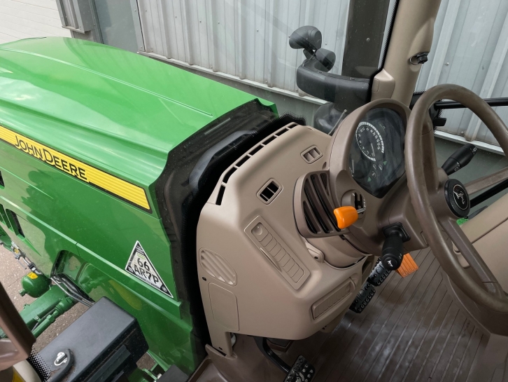 John Deere 6155R