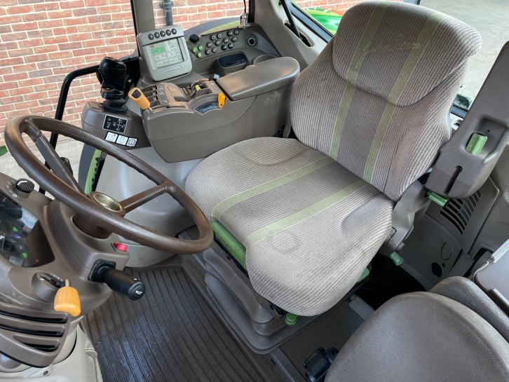 John Deere 6430