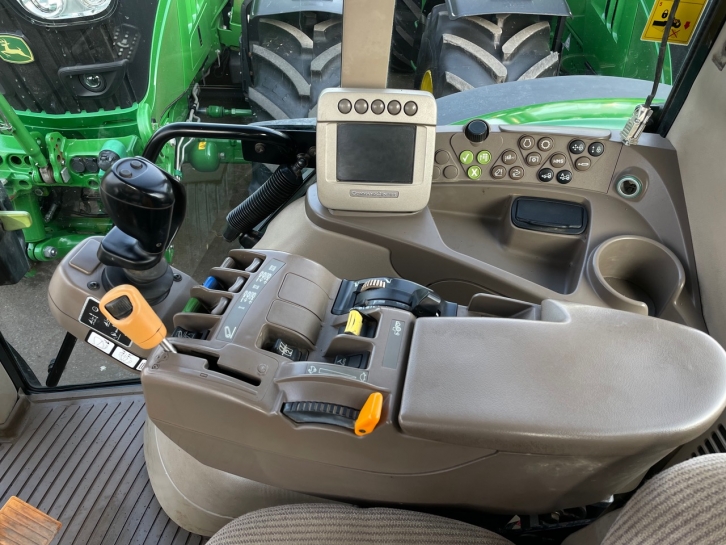 John Deere 6430