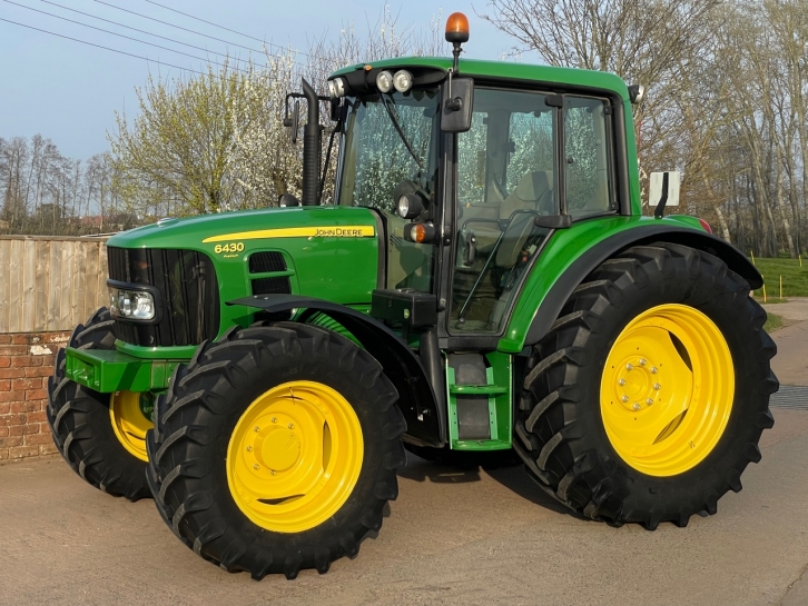 John Deere 6430