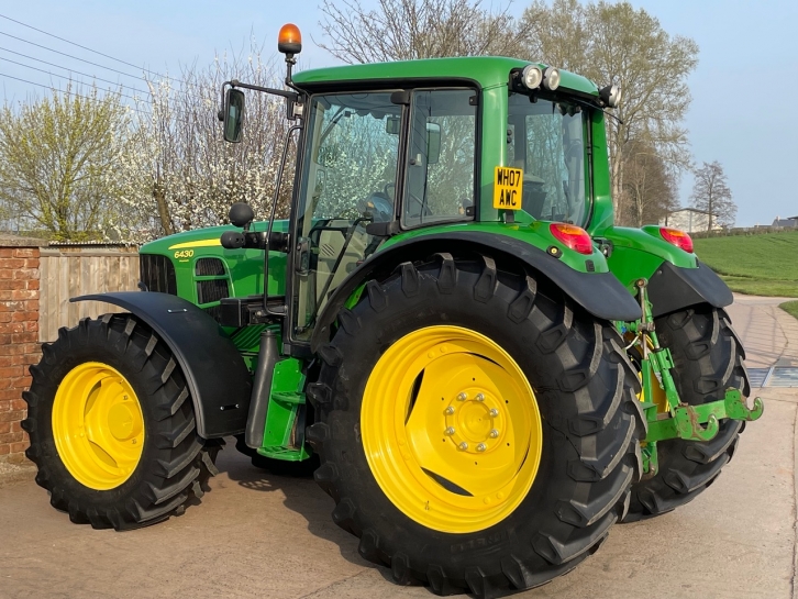 John Deere 6430