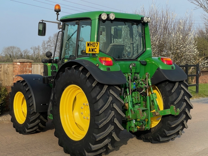 John Deere 6430