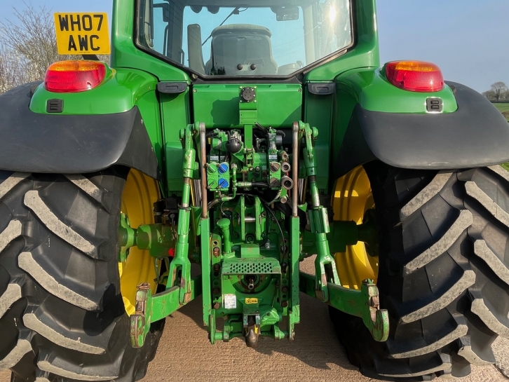 John Deere 6430
