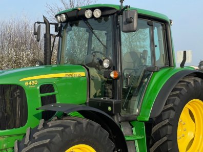 John Deere 6430