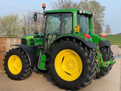 John Deere 6430
