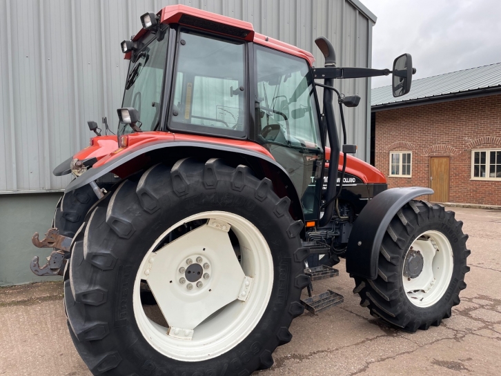 New Holland TS110