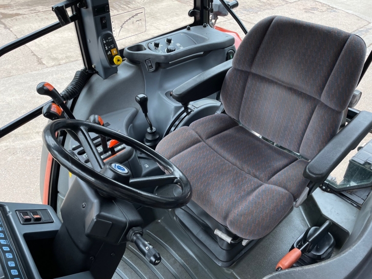 New Holland TS110
