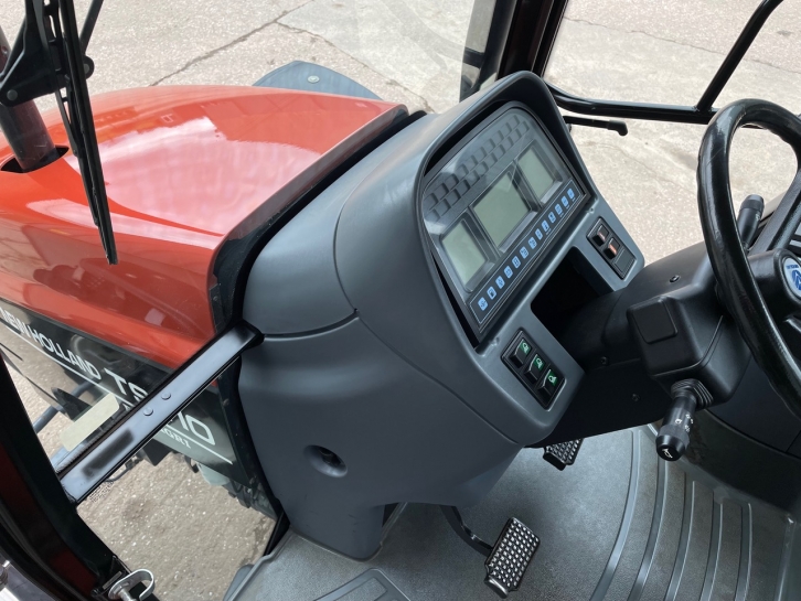New Holland TS110