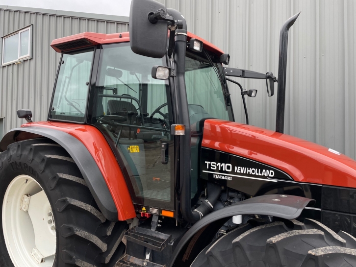New Holland TS110