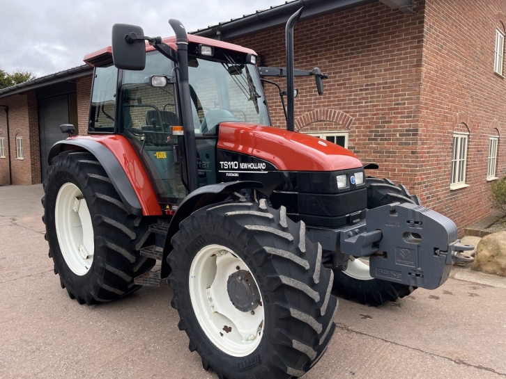 New Holland TS110