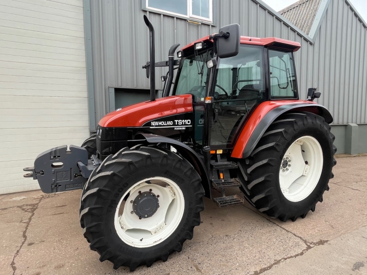 New Holland TS110
