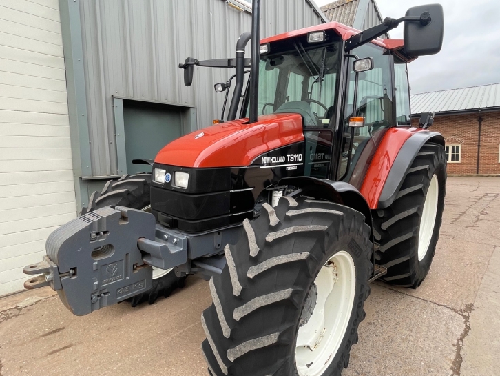 New Holland TS110
