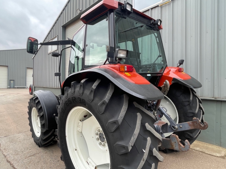 New Holland TS110