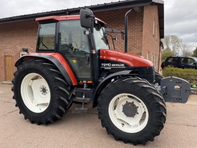 New Holland TS110