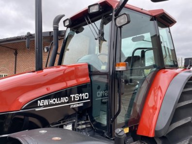 New Holland TS110