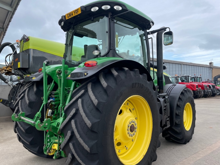 John Deere 7230R