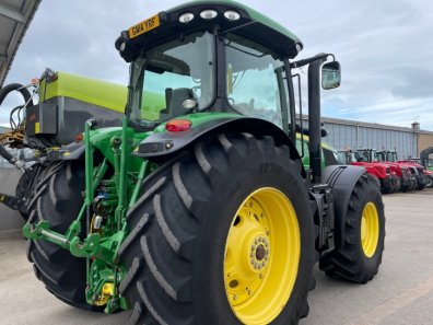 John Deere 7230R
