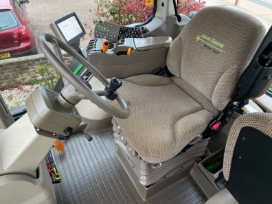 John Deere 7230R