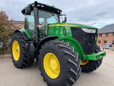 John Deere 7230R
