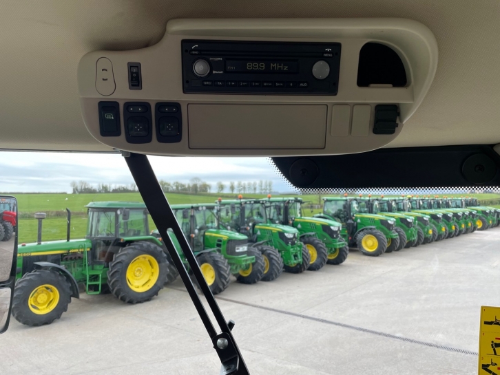 John Deere 6215R Ultimate Edition