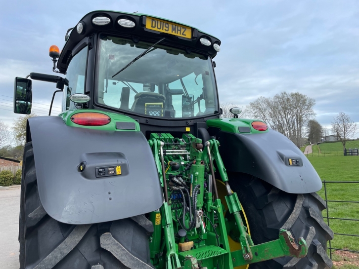 John Deere 6215R Ultimate Edition